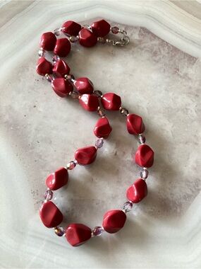 ✨Retro 80s Inspired Beaded Necklace with a classic twist